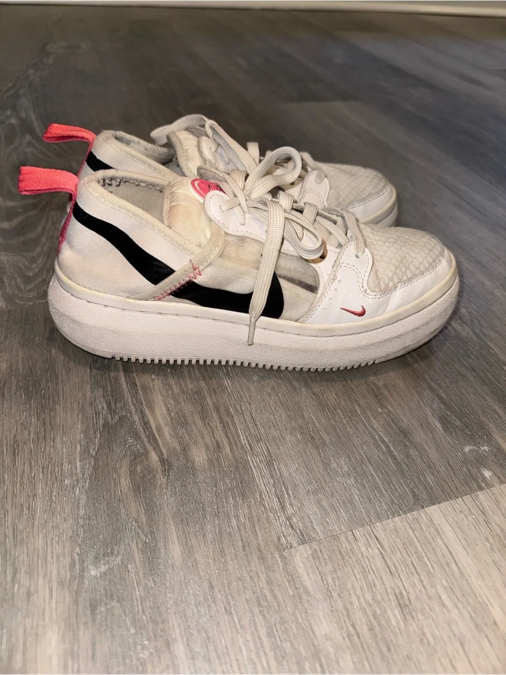 Nike Fontanka Edge sneakers